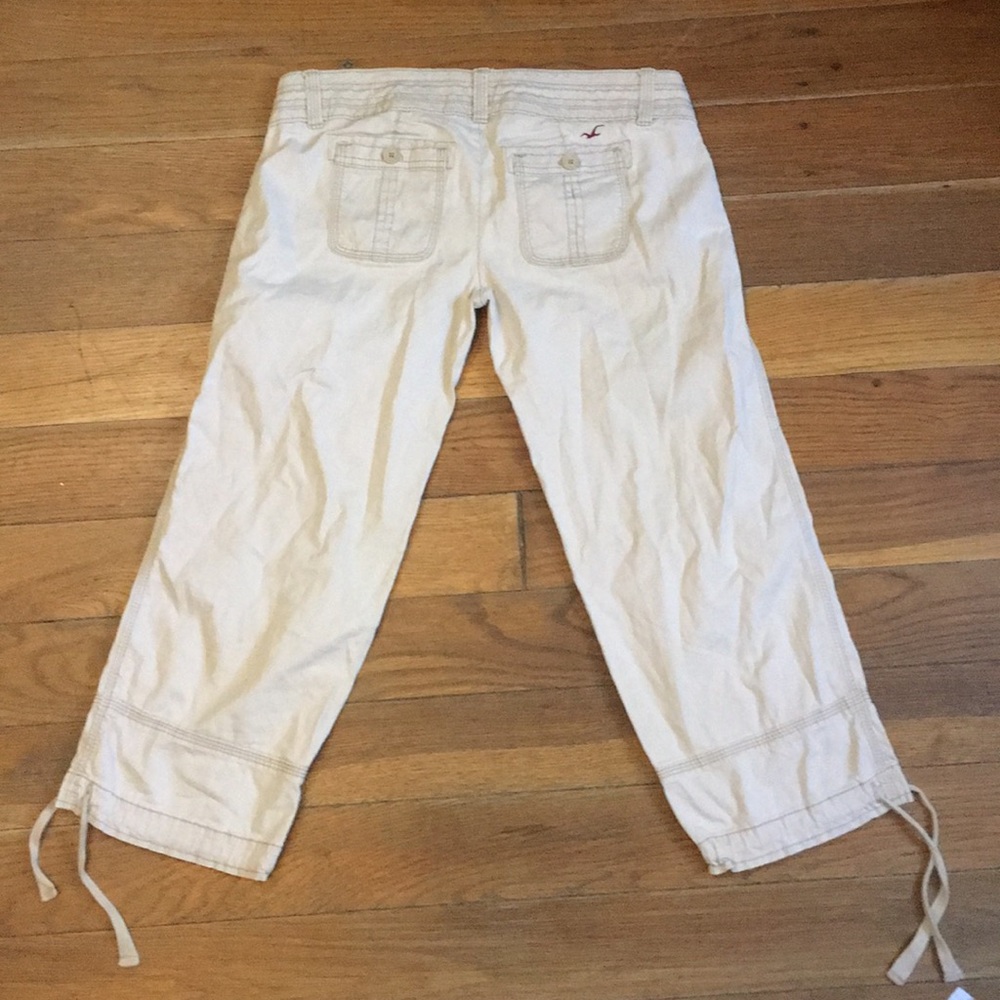 Hollister cropped khakis - Picture 9 of 10